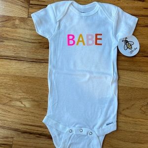 BABE onesie 6-9M